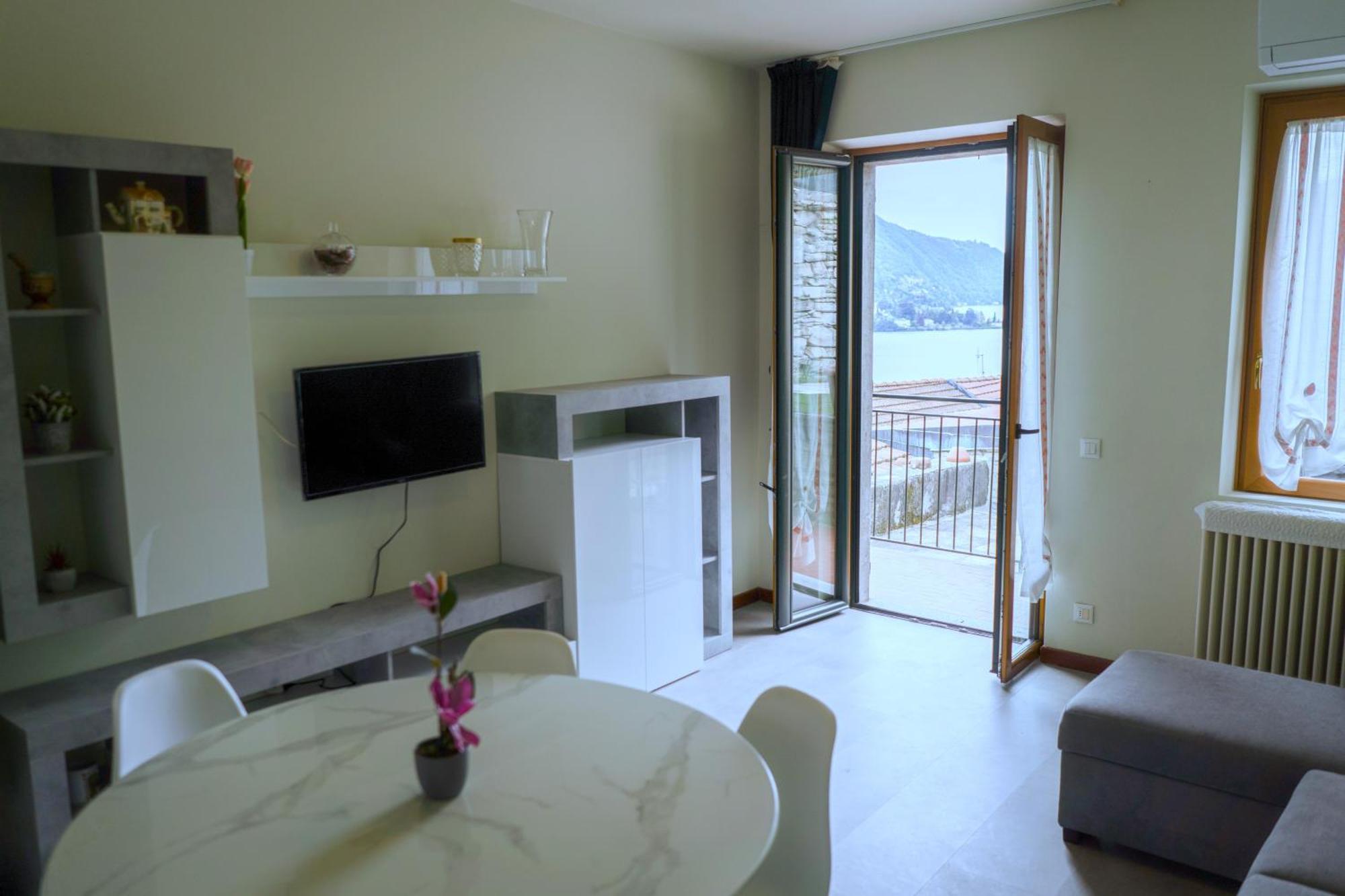 Terrazza Di Luisa Parking Wifi Vista Lago Carate Urio Exterior photo