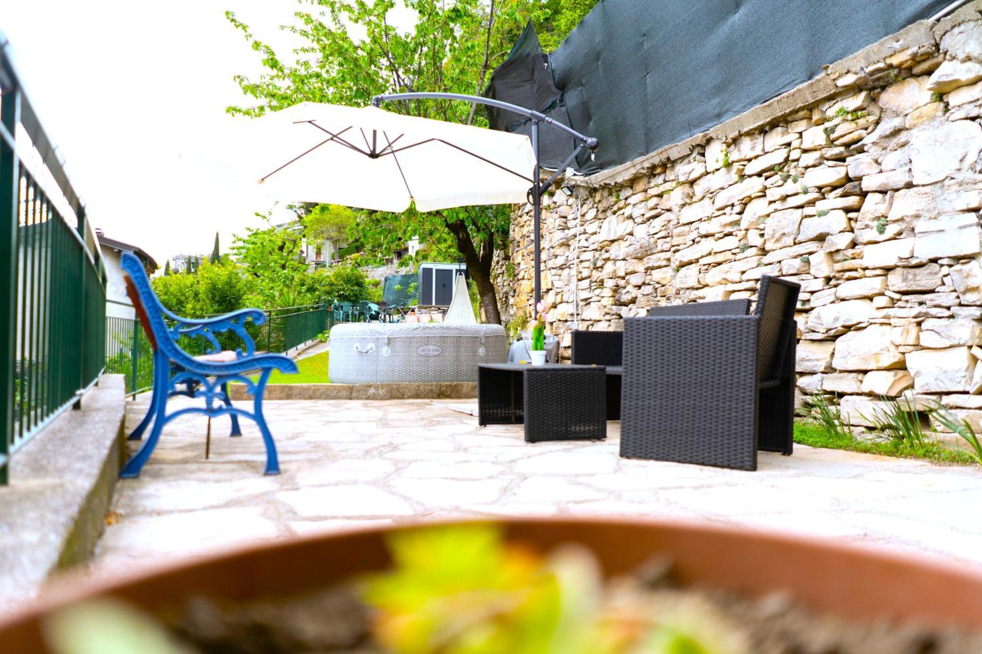 Terrazza Di Luisa Parking Wifi Vista Lago Carate Urio Exterior photo